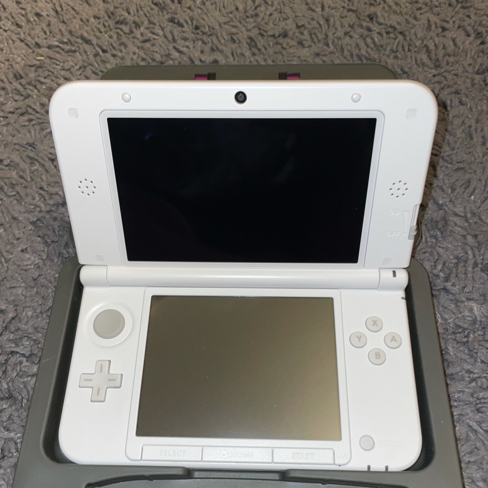 Nintendo 3ds: RESERVED